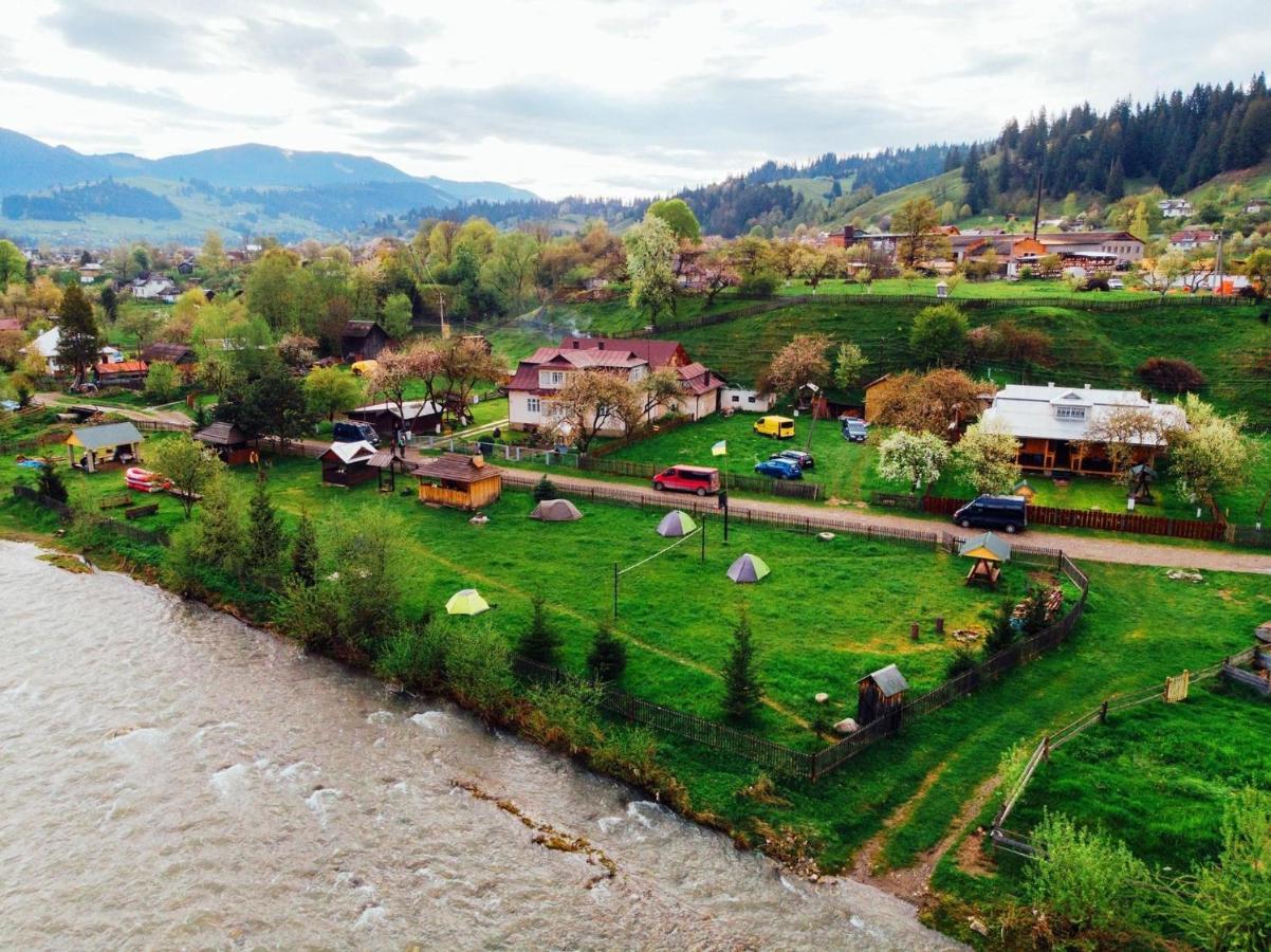 Котедж Шум Черемоша На Березі Річки Verkhovyna Exterior photo
